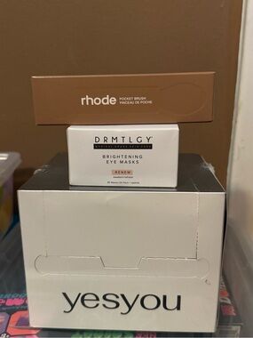 RHODE Pocket Brush with DRMTLGY Brightening Eye Masks and Yesyou makeup remover